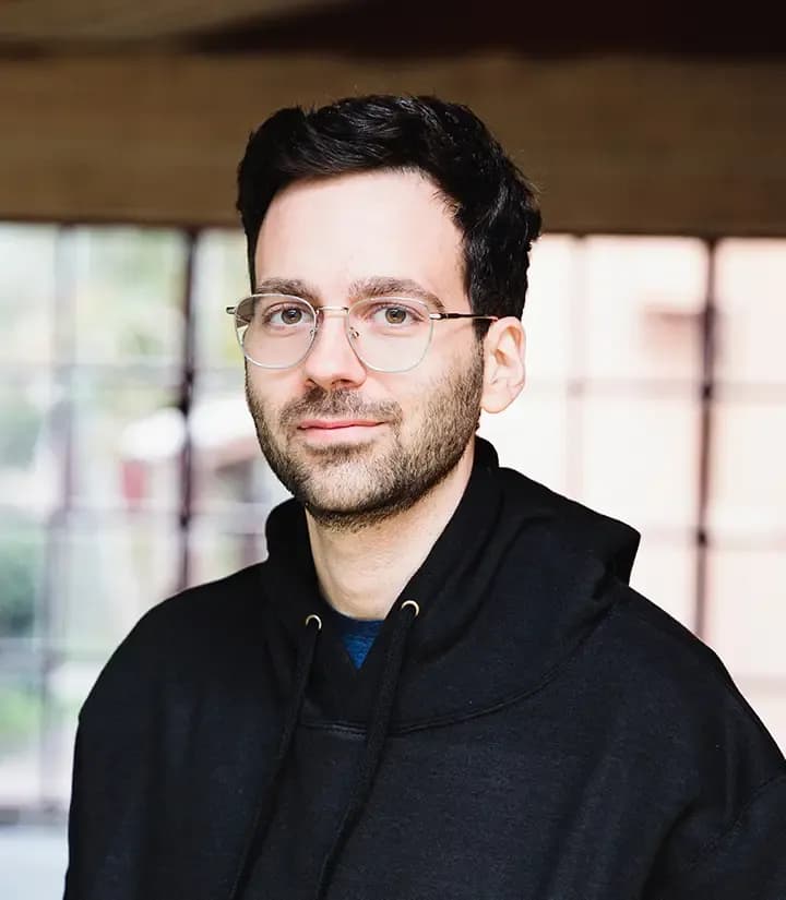 Ingeniero de software del equipo de Lurmetrika que trabaja en el equipo para desarrollar soluciones tecnológicas